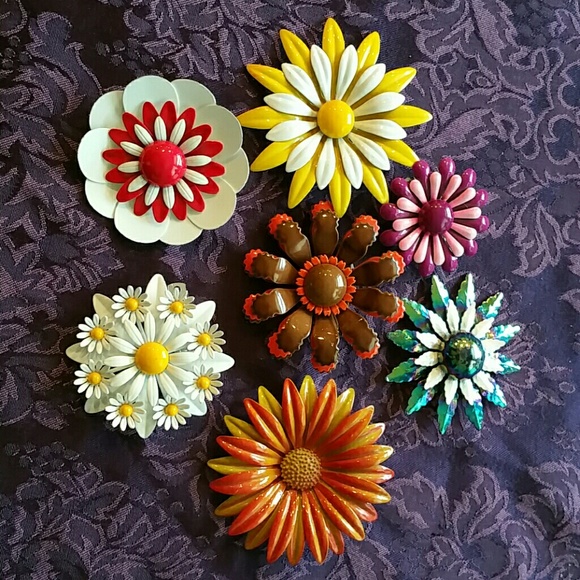 vintage Jewelry - Vintage brooches