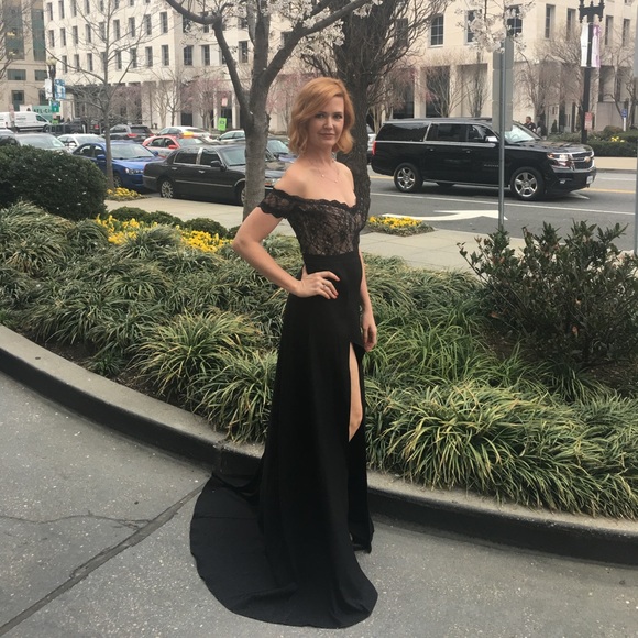 Elle Zeitoune Montana gown size 4 - Picture 4 of 4