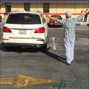 Meet your Posher, Sam