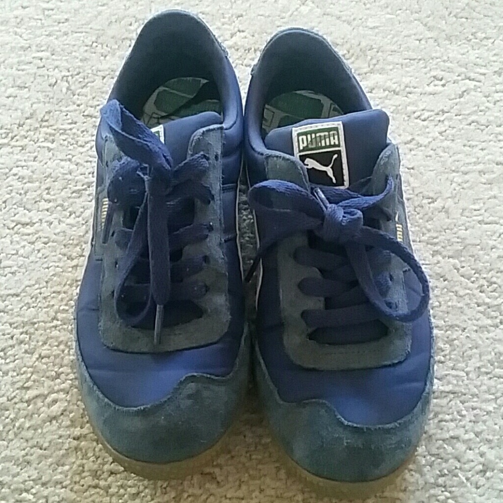 Puma shoes size 6