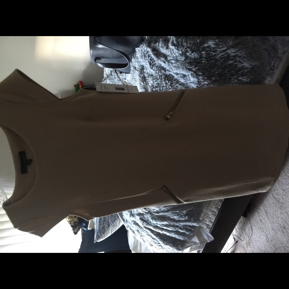 NWT CHETTA B CREAM DRESS-size 6(M)