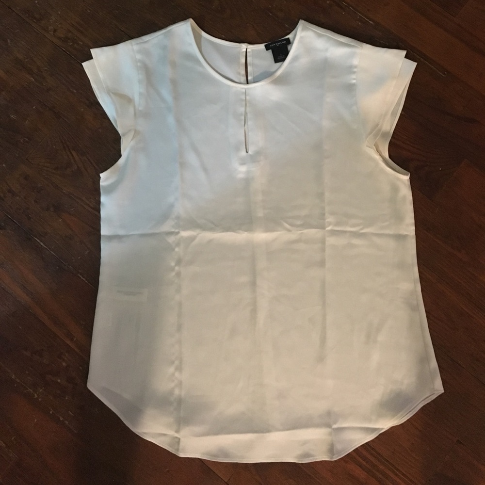 Ann Taylor silly white keyhole blouse