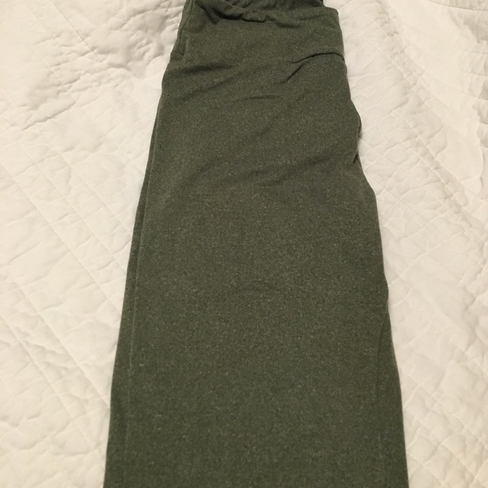 Heathered green os leggings