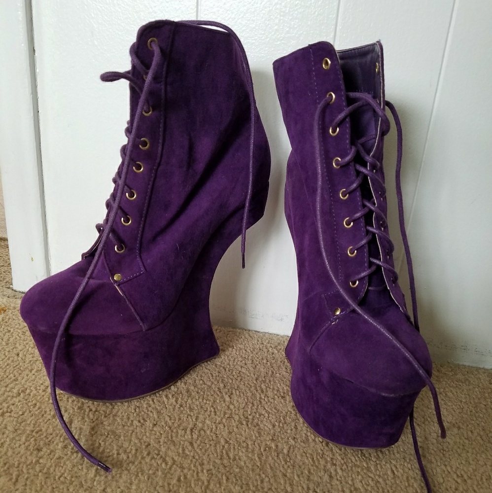 Purple heeless boots