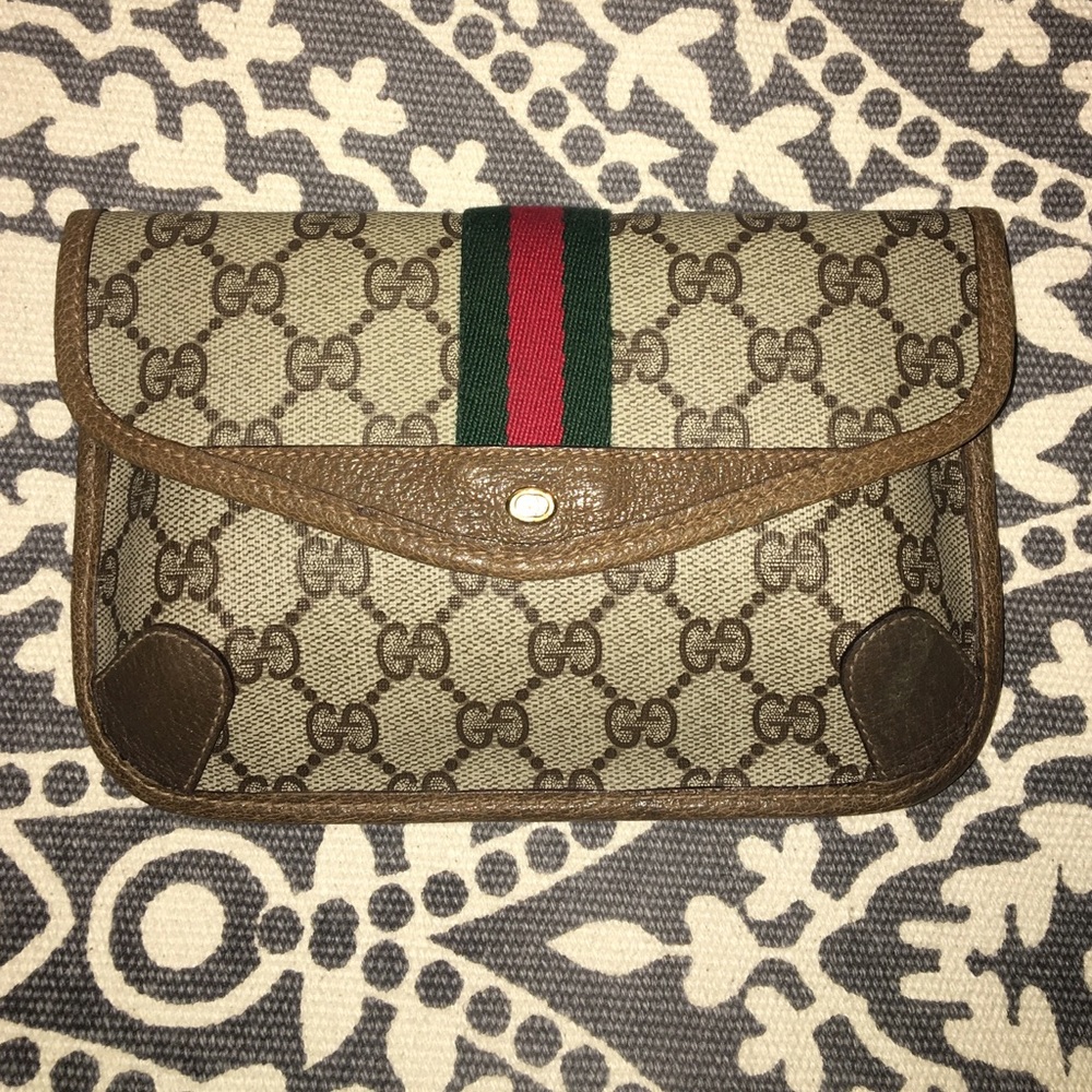 ***SOLD ON TRADESY*** Vintage Gucci Wallet Clutch