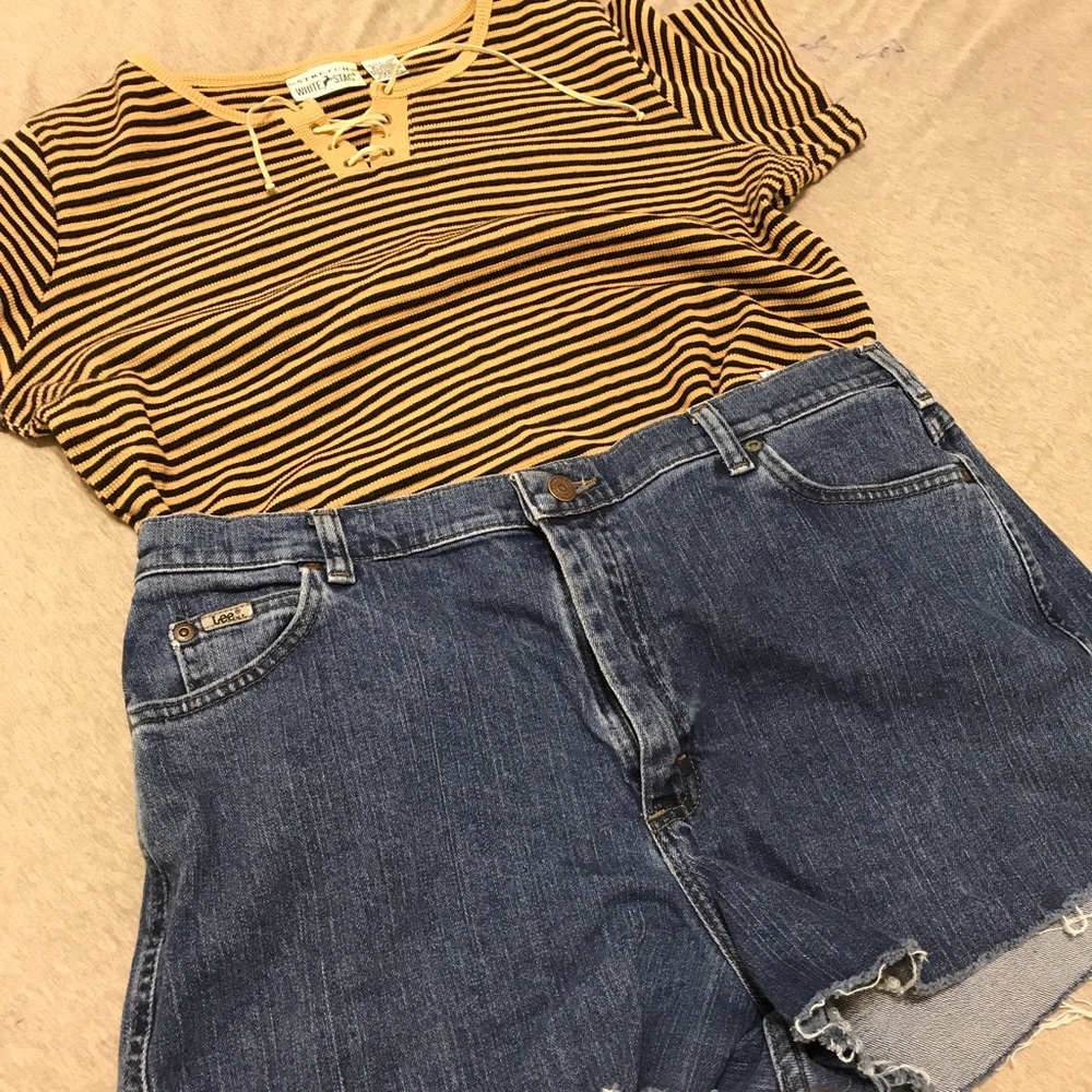 🦄Lace up border crop top