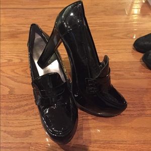 Me too black patent high-heeled platform loafers