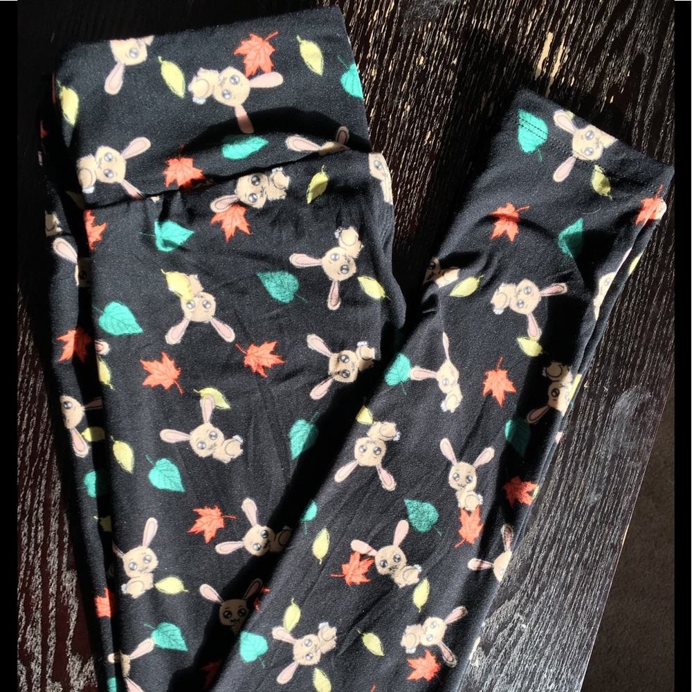LuLaroe Bunny and Leaves OS Leggings
