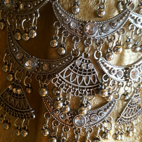 💋NWT Extravagant Boho Tribal necklace - Picture 3 of 4