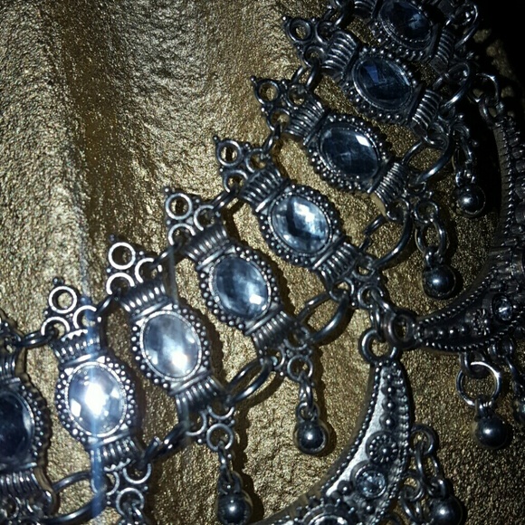 💋NWT Extravagant Boho Tribal necklace - Picture 4 of 4