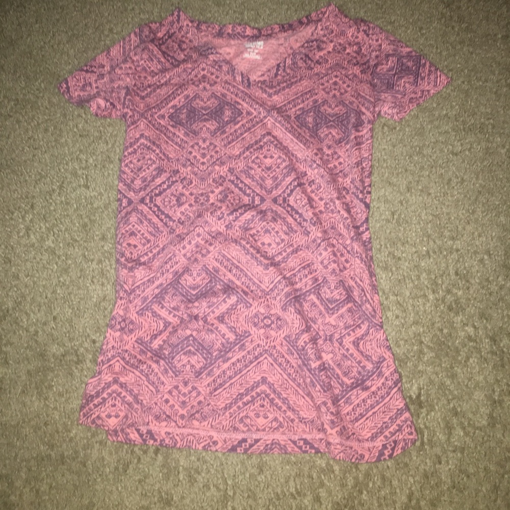 Super cute v neck