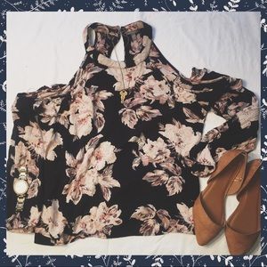Cold Shoulder Floral Top🌺🌸