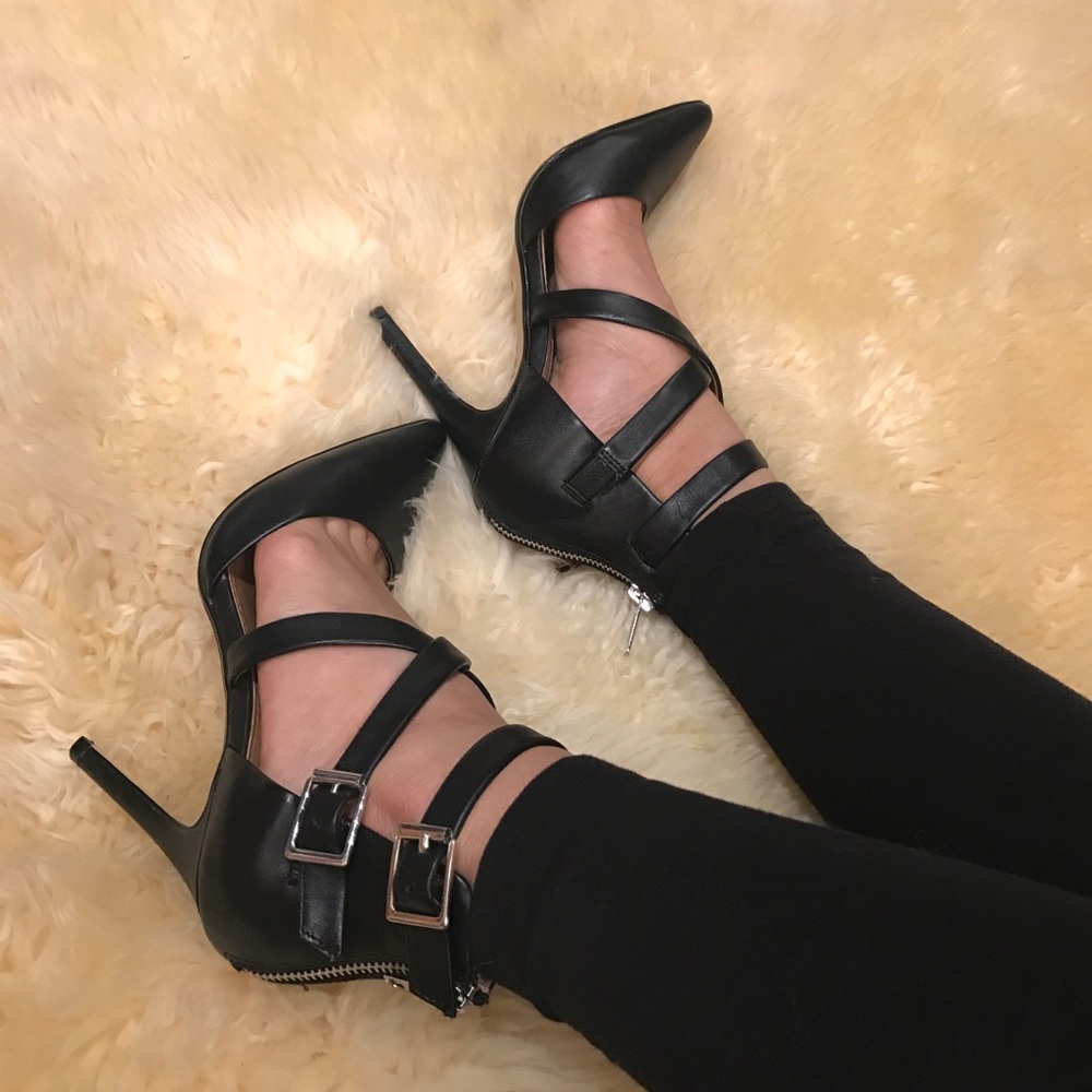 Steve Madden black strapy high heels size 6