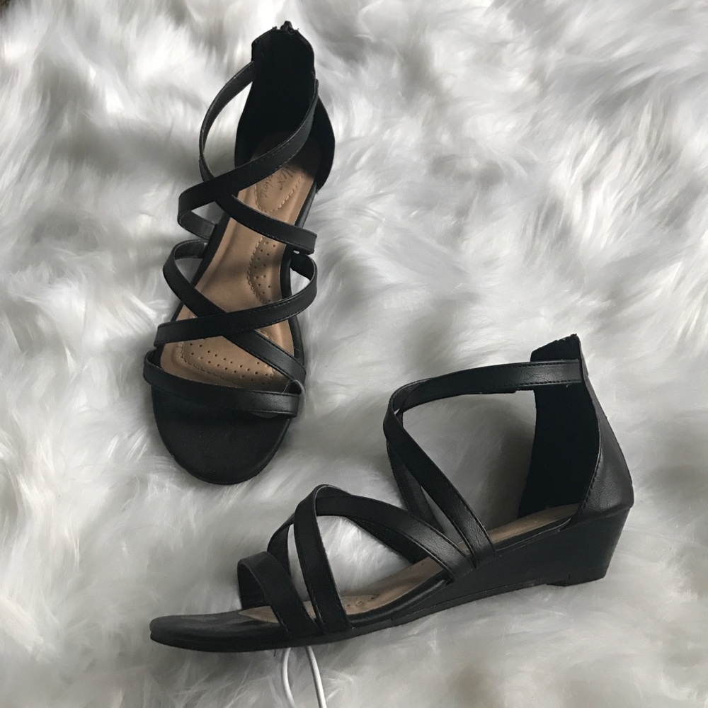 Black straps sandals