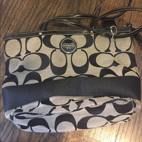 Coach Handbags - Coach shoulder bag