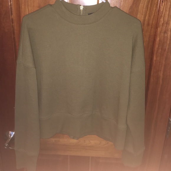 Forever 21 Tops - Forever 21 Army green sweatshirt zip up
