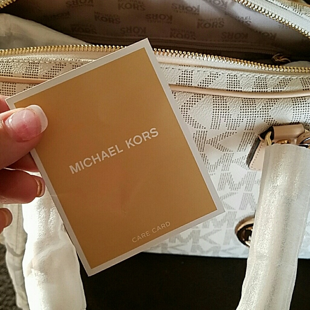 Michael Kors Lrg Satchel - Picture 2 of 3