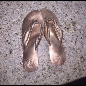Rose gold flip flops Cape Cod NWOT