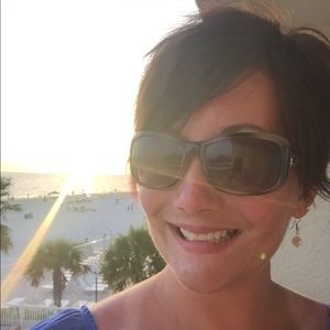 Meet your Posher, Julie