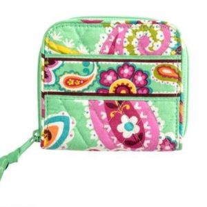 ⚡️New Listing! Vera Bradley Zip Around Wallet ⚡️New Listing! Vera Bradley Zip Around Wallet