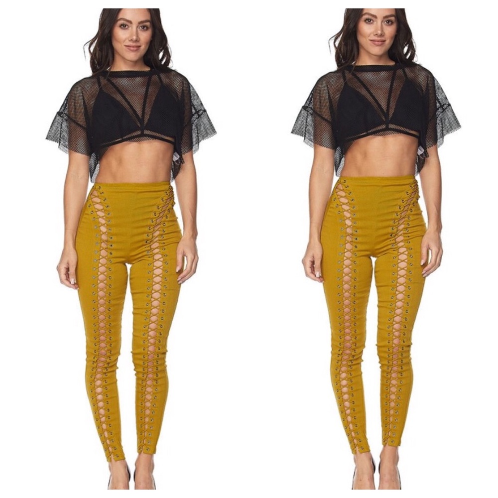 Click link in bio to shop at Mèlange Chic Boutiqu