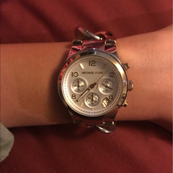 Authentic Michael Kors two-tone Runway Twist Watch main image 4