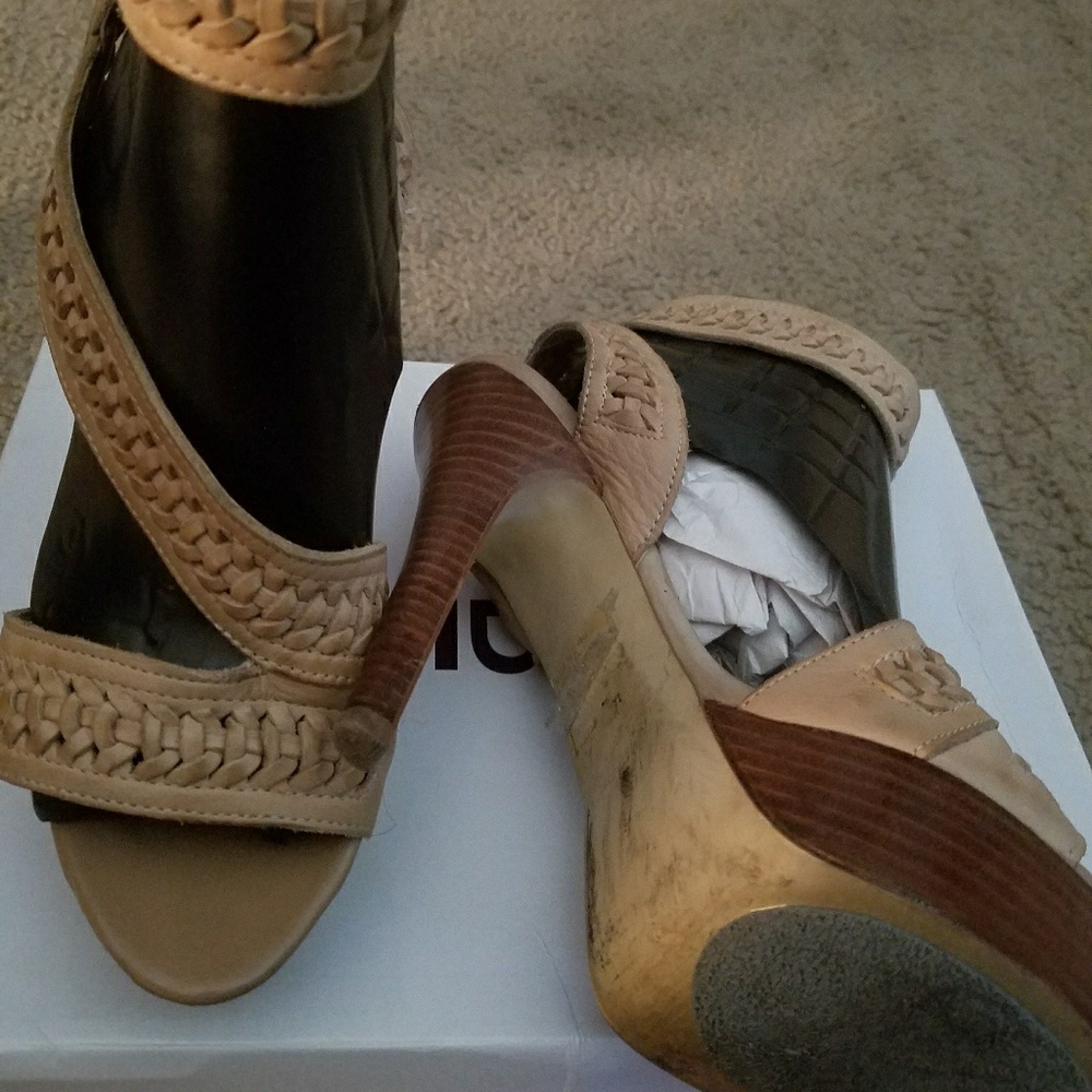 Sold - Picture 3 of 4