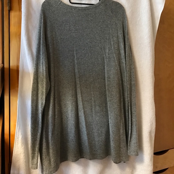 Brandy Melville grey sweater - Picture 3 of 3