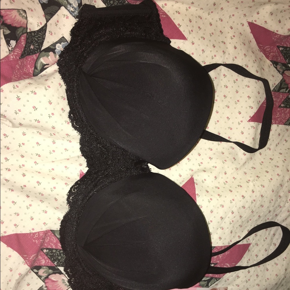 women's black bra