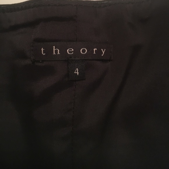 Beautiful theory dress - Picture 5 of 5