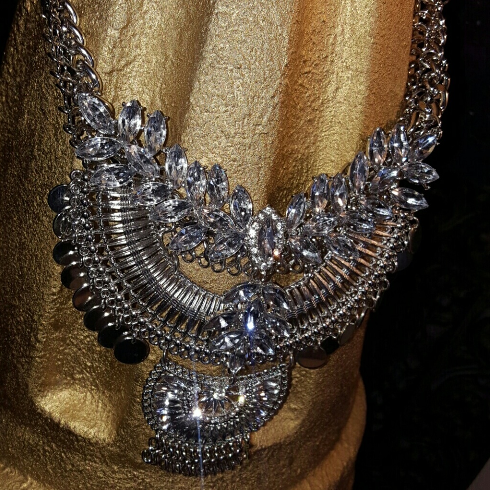 ❤NWT Extravagant Boho Tribal necklace - Picture 2 of 4