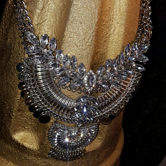 ❤NWT Extravagant Boho Tribal necklace - Picture 2 of 4