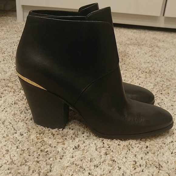 Cole Haan Shoes - Cole Haan Hayden Bootie 8B