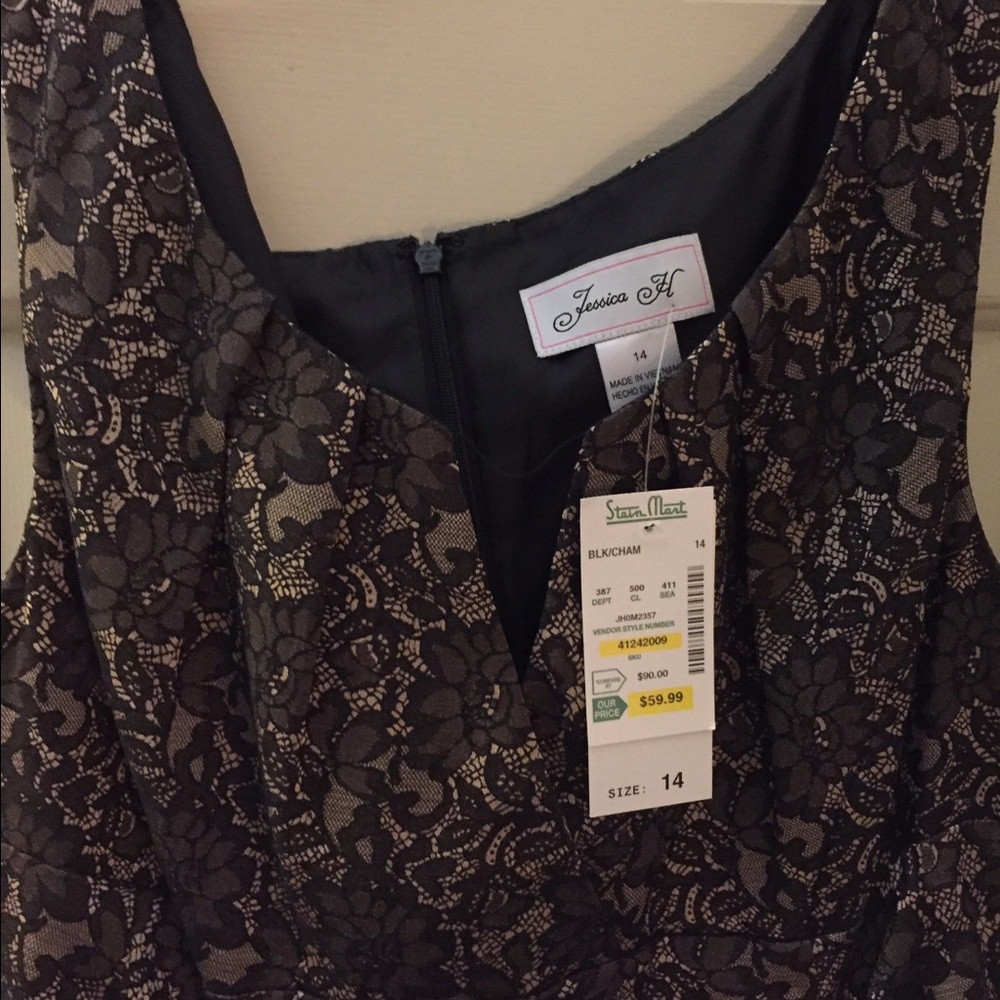 Lace Dress - Picture 3 of 3