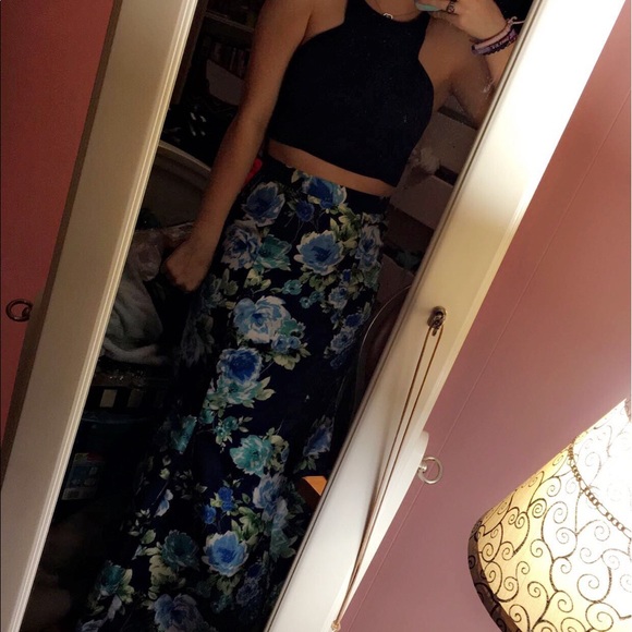 Prom Dress - Picture 2 of 4