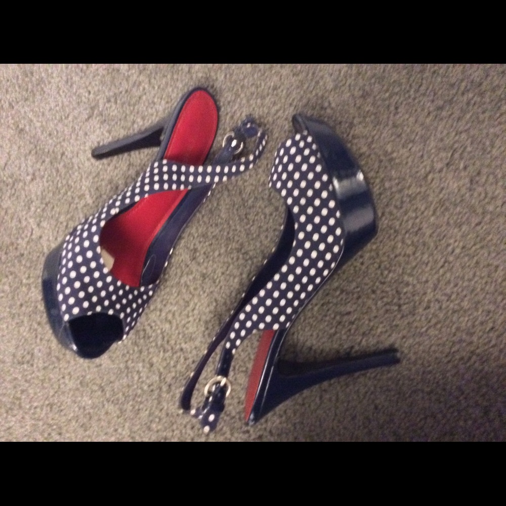 Nine West size 11. Cuties💥💥sale ends today.