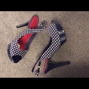 Nine West size 11. Cuties💥💥sale ends today.