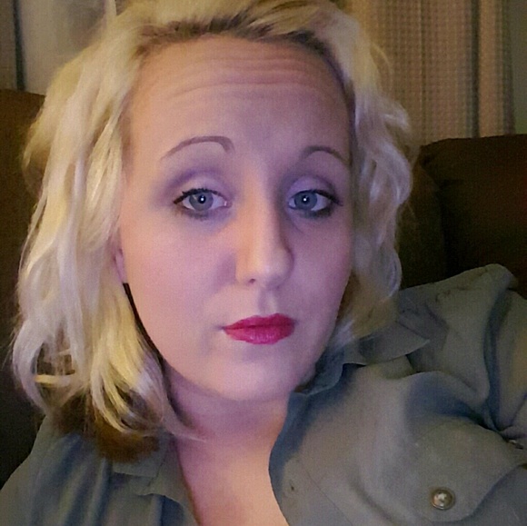 Meet your Posher, Leighanna - Picture 1 of 1