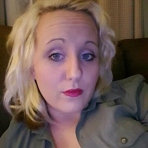 Meet your Posher, Leighanna