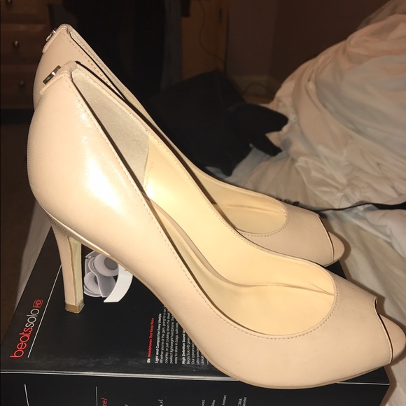 Ivanka Trumph Open Toe Nude Pumps - Picture 2 of 4