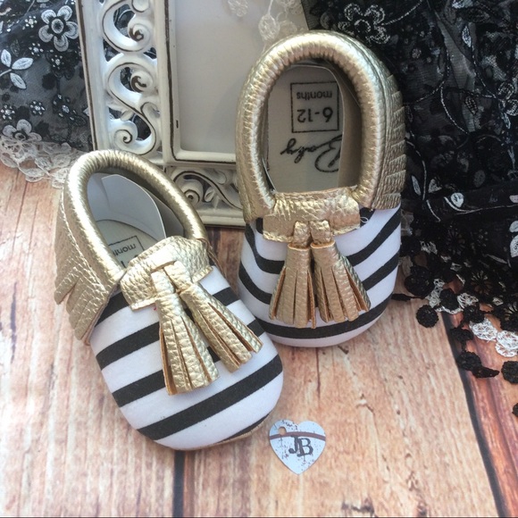 Boutique Baby Unisex Striped mocassin Shoes - Picture 2 of 3