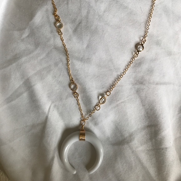 (Last one!) Horn necklace - Picture 3 of 4