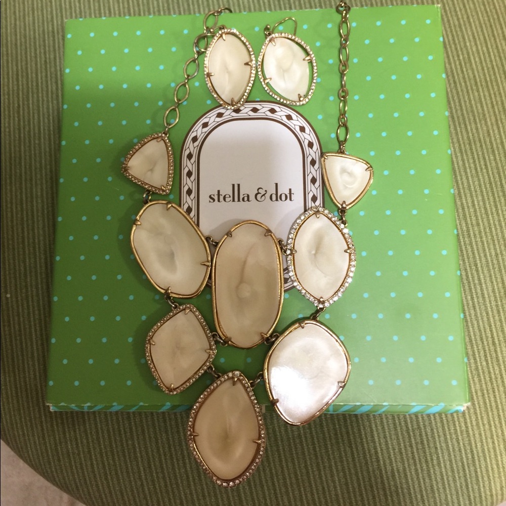 Stella & Dot Fiona Bib Necklace & Earrings