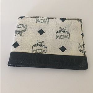 Authentic Munchen MCM Mens Bifold Wallet