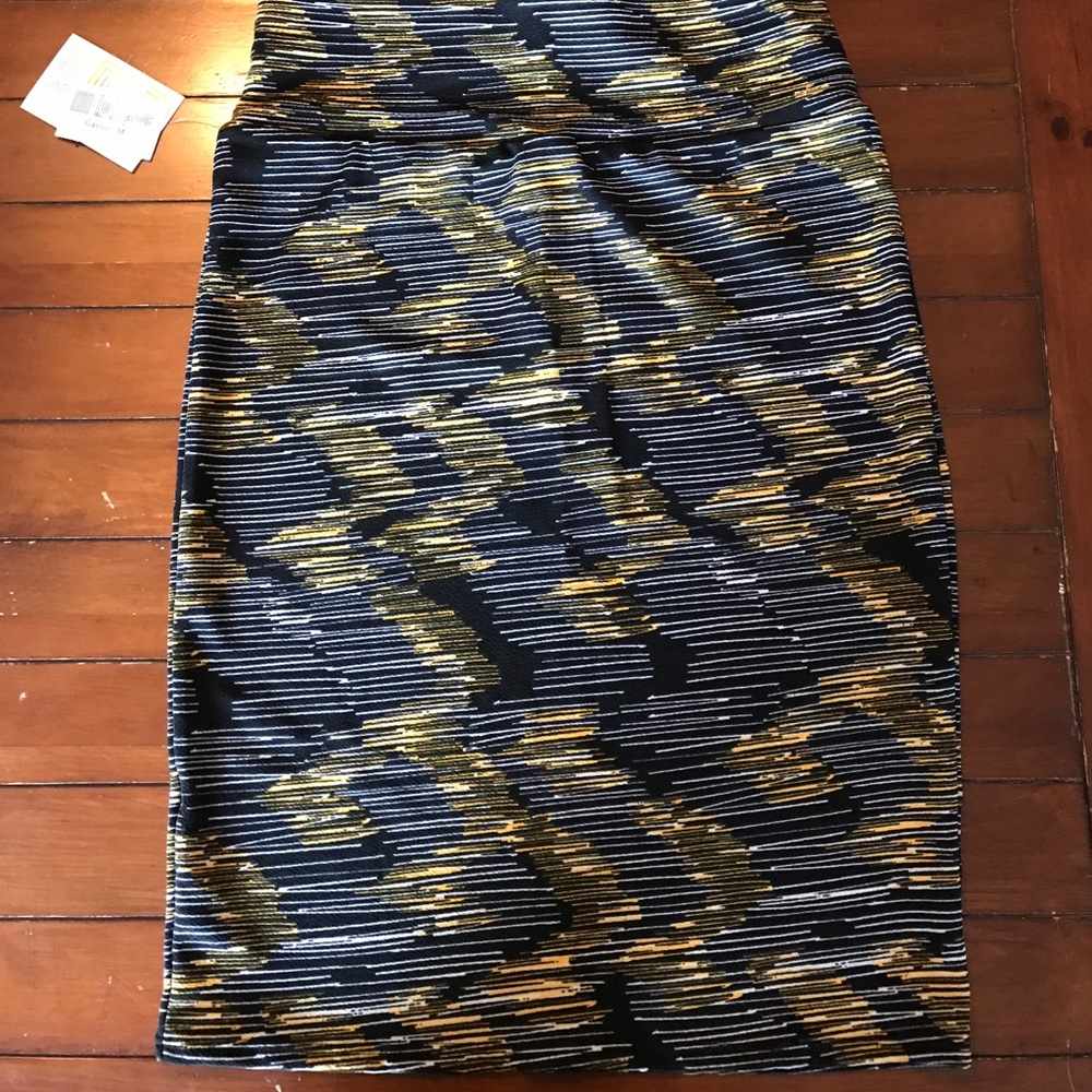 Medium Lularoe Cassie