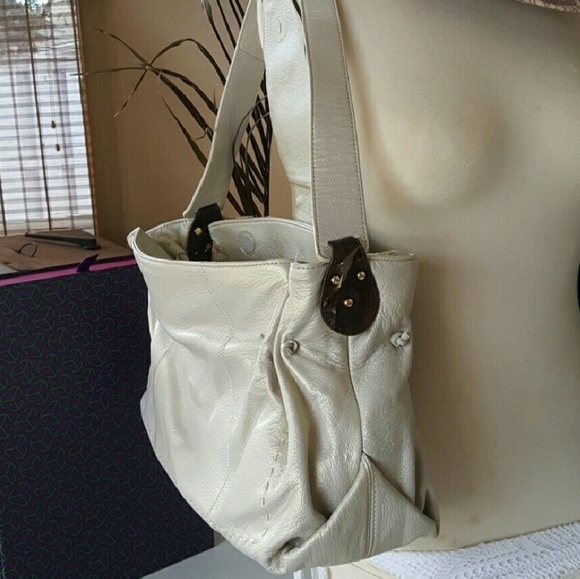 Coach Ergo Hobo Handbag 11613 Pebbled Ivory Leather Vintage  Vintage Ivory Hobo Bag