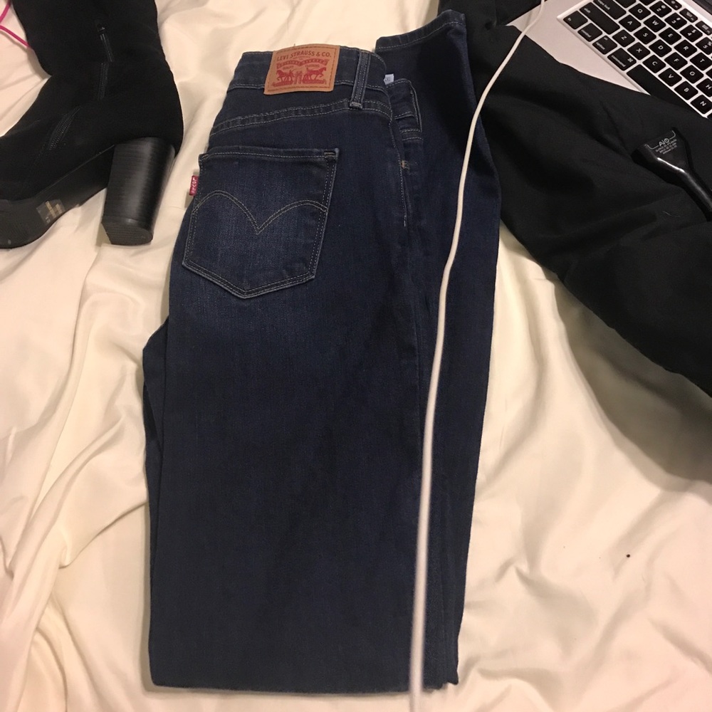 Levi super skinny high rise size 26