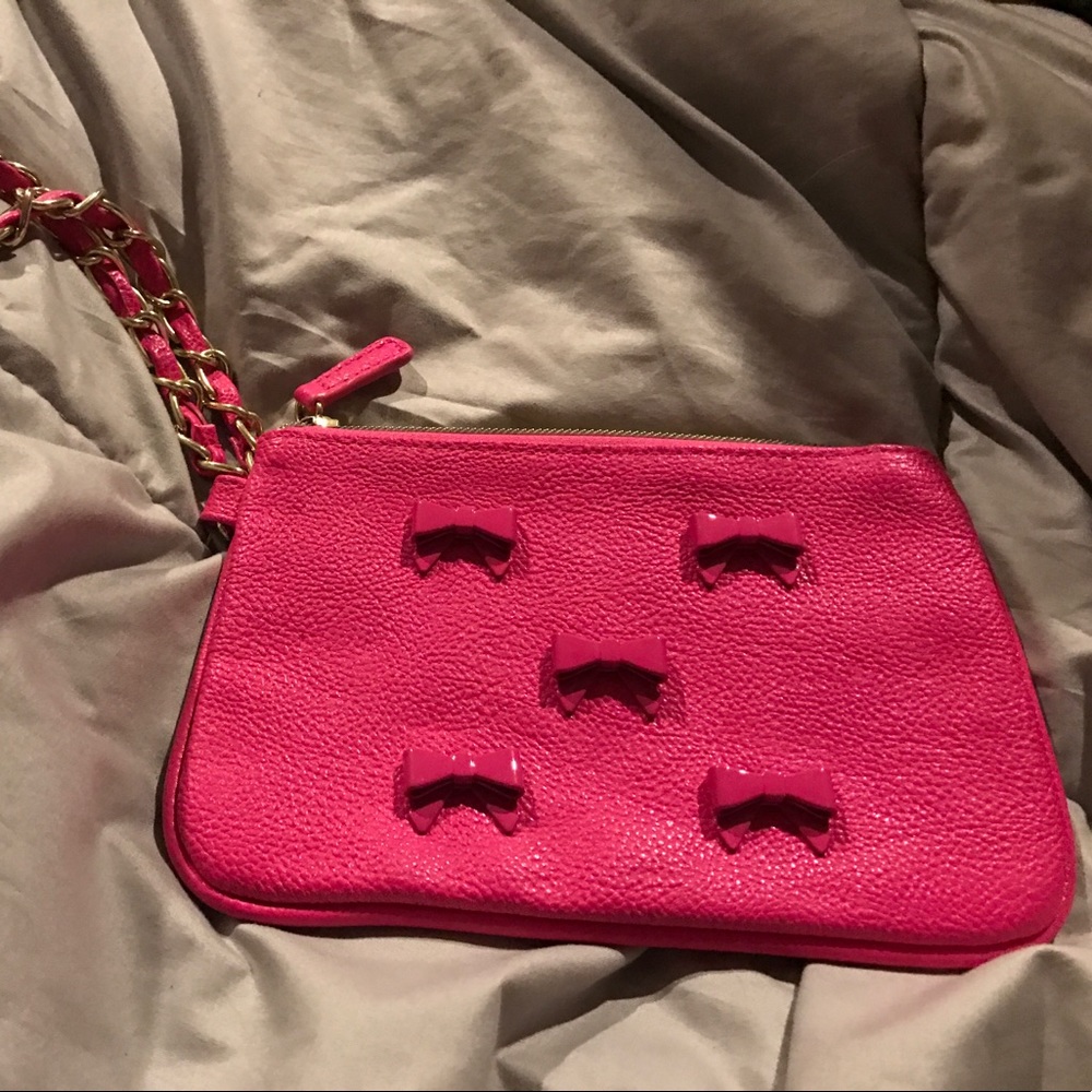 Betsey Johnson chain link wristlet w bows
