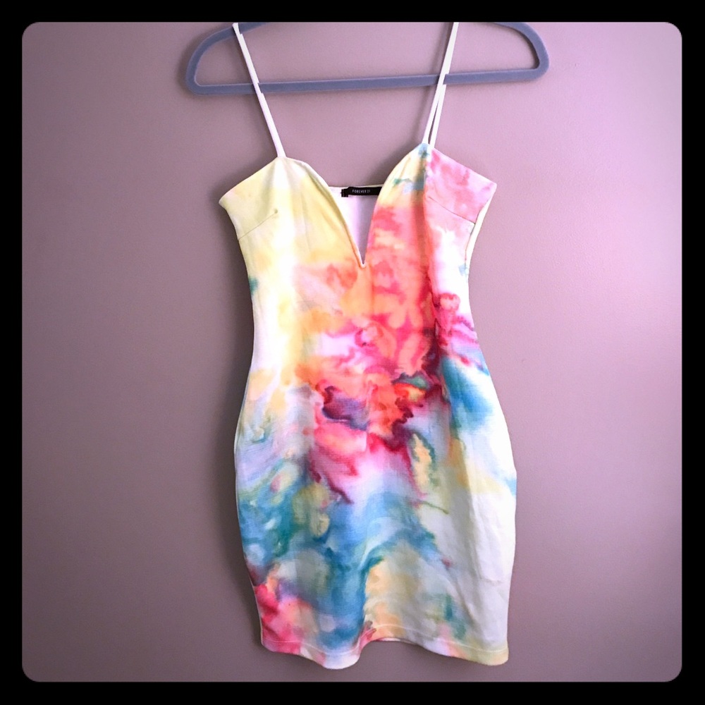 Tie dye mini with deep wire "v" never worn! W/tags