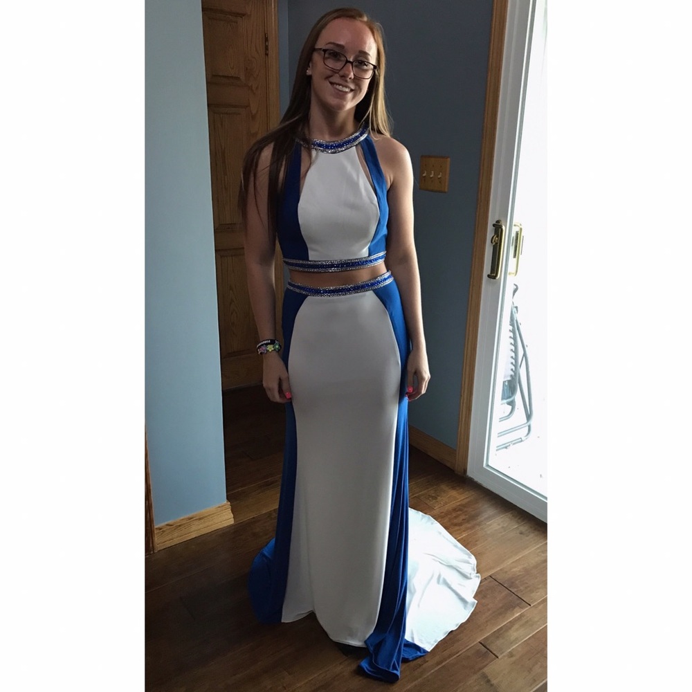 Stephen's Prom Dress - Picture 2 of 8